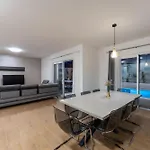 Casa Coral * Crno