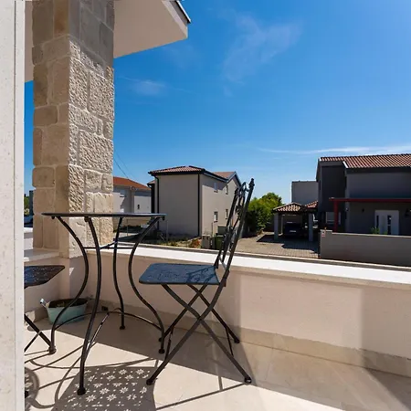 Casa Coral * Crno