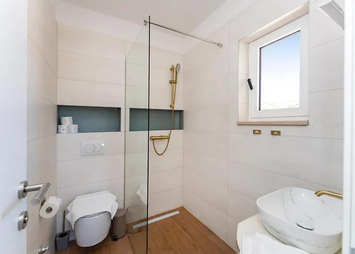 Vila Casa Coral Crno