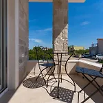 Casa Coral * Crno