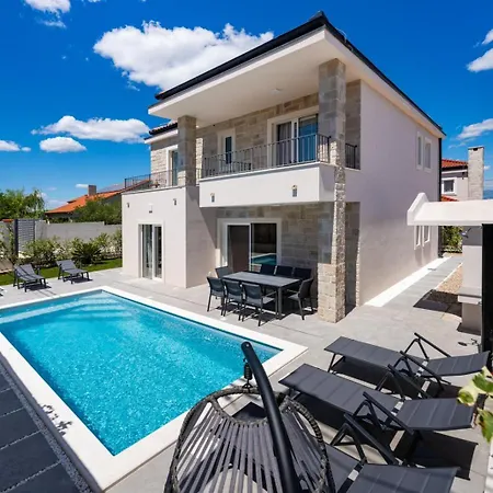 Casa Coral * Crno