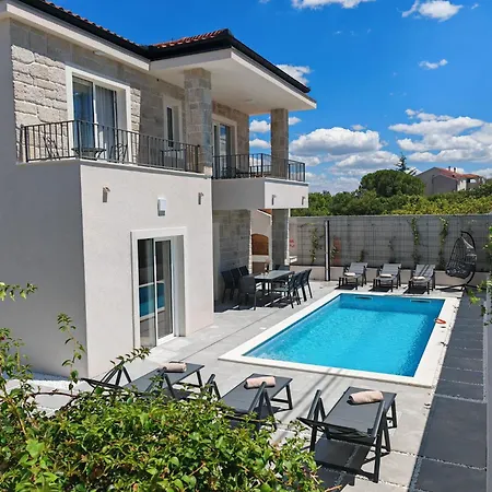Casa Coral * Crno