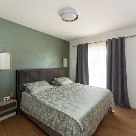 Casa Coral * Crno