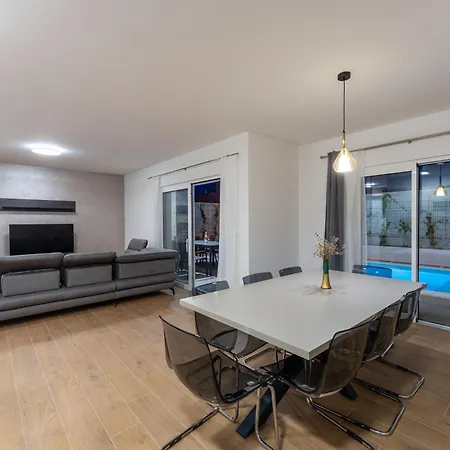Casa Coral * Crno
