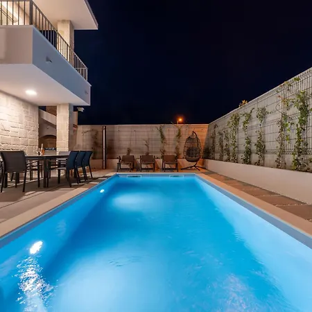Casa Coral * Crno